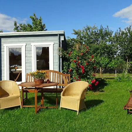 Apartment Gemuetliches Dachgeschoss-apartement Mit Seeblick Und Grossem Garten Am Wasser By Interhome