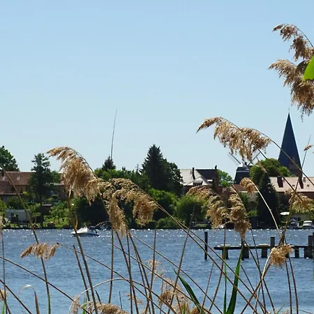 Apartment Gemuetliches Dachgeschoss-apartement Mit Seeblick Und Grossem Garten Am Wasser By Interhome *